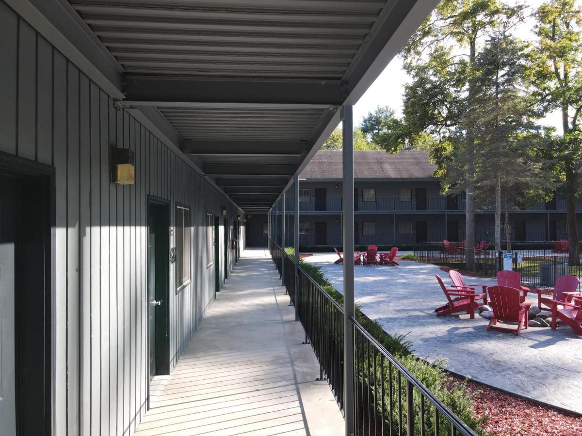 The Stone Gate Resort Lake George Exterior photo