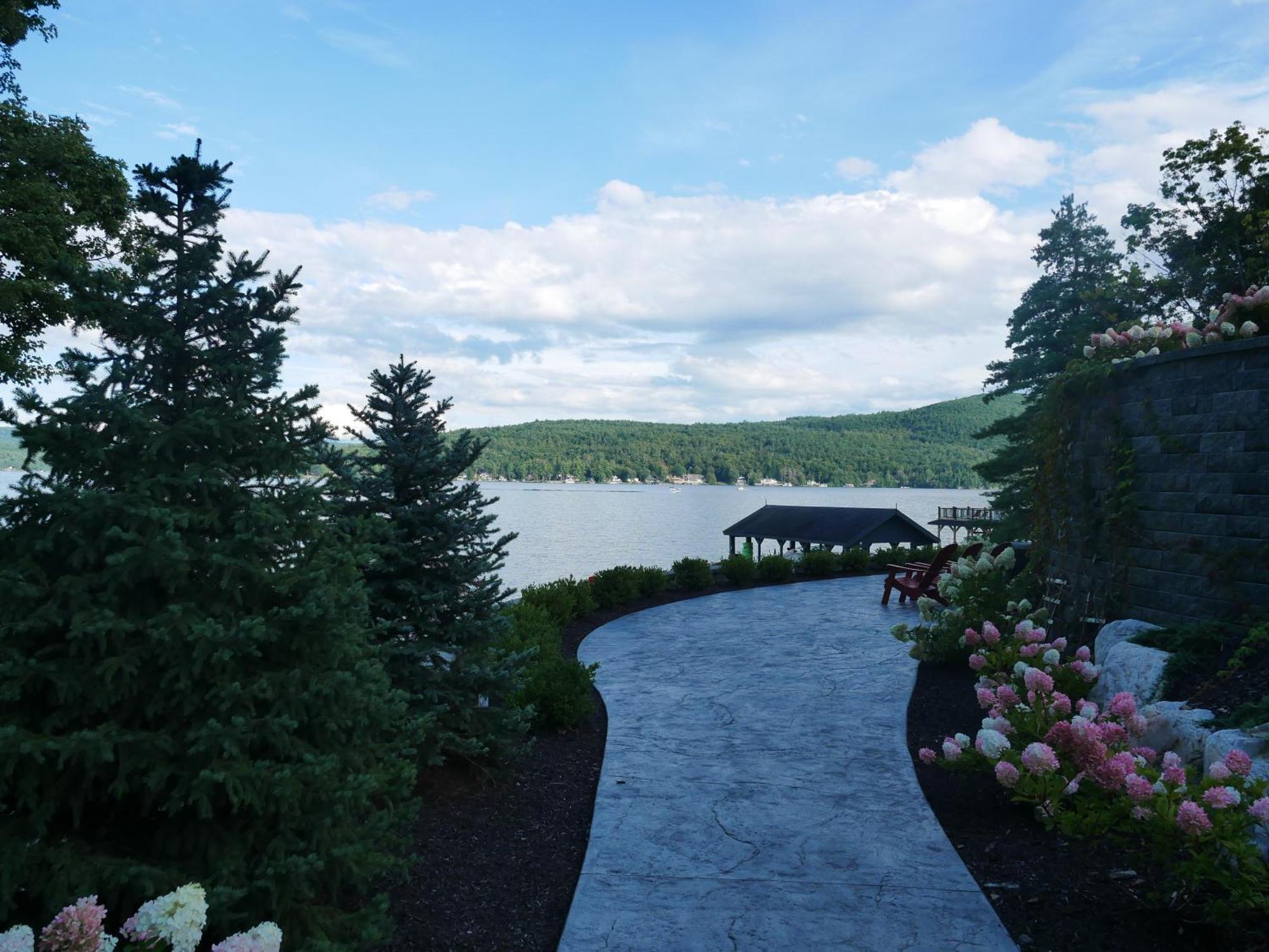 The Stone Gate Resort Lake George Exterior photo