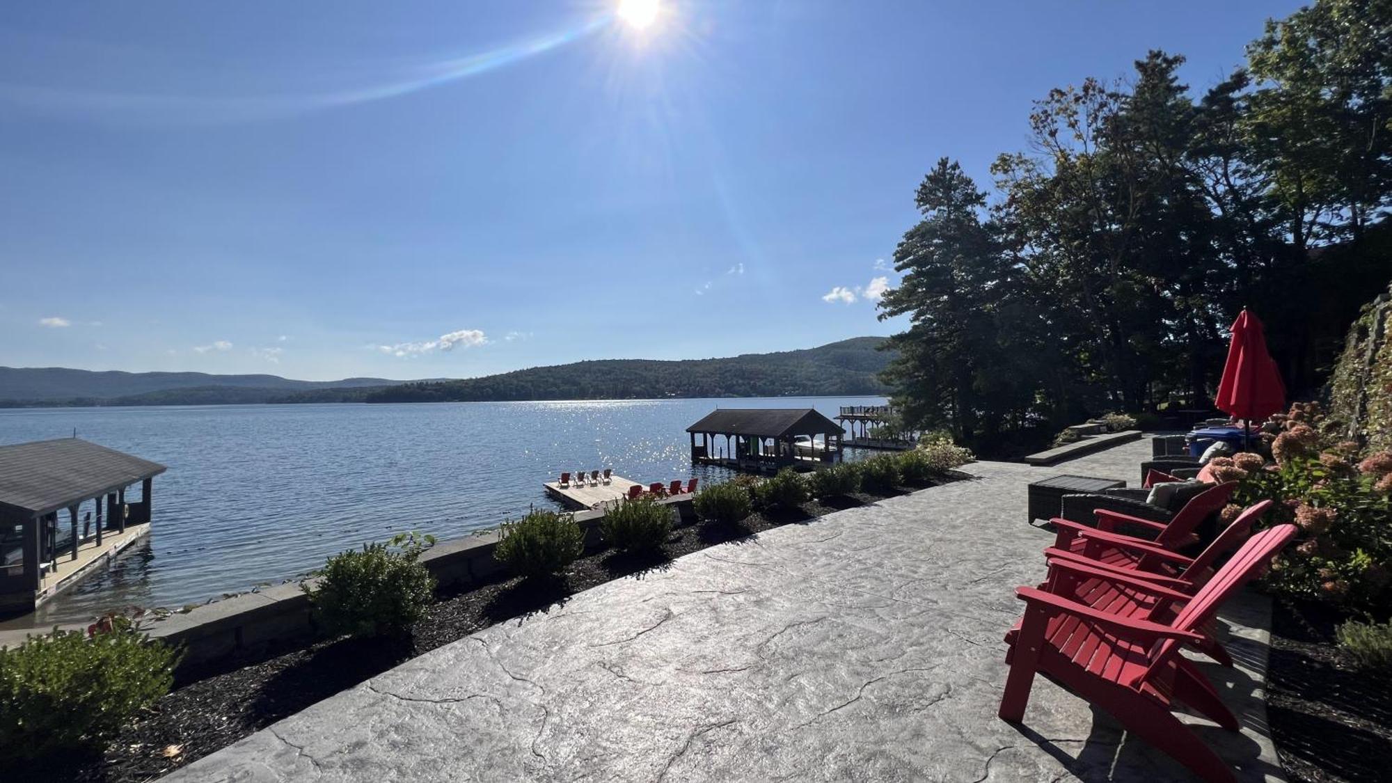 The Stone Gate Resort Lake George Exterior photo