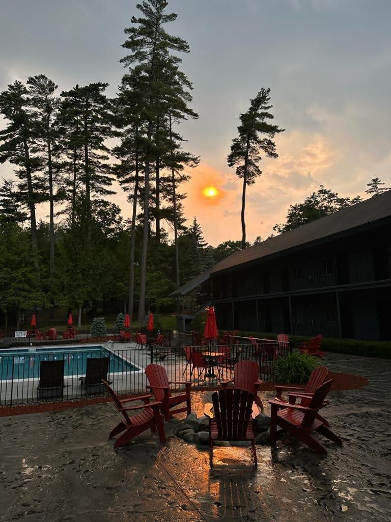 The Stone Gate Resort Lake George Exterior photo