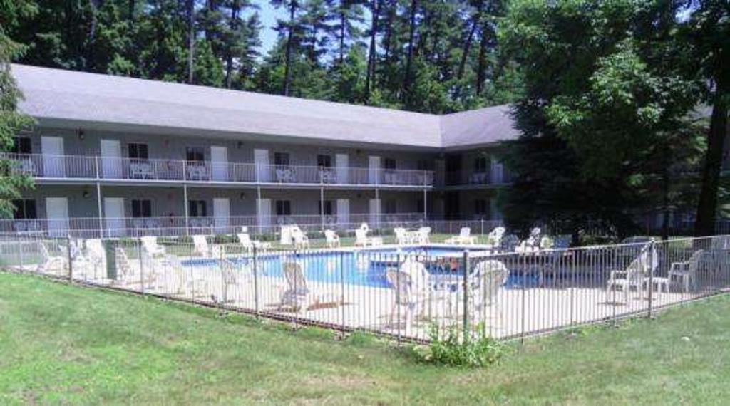The Stone Gate Resort Lake George Exterior photo